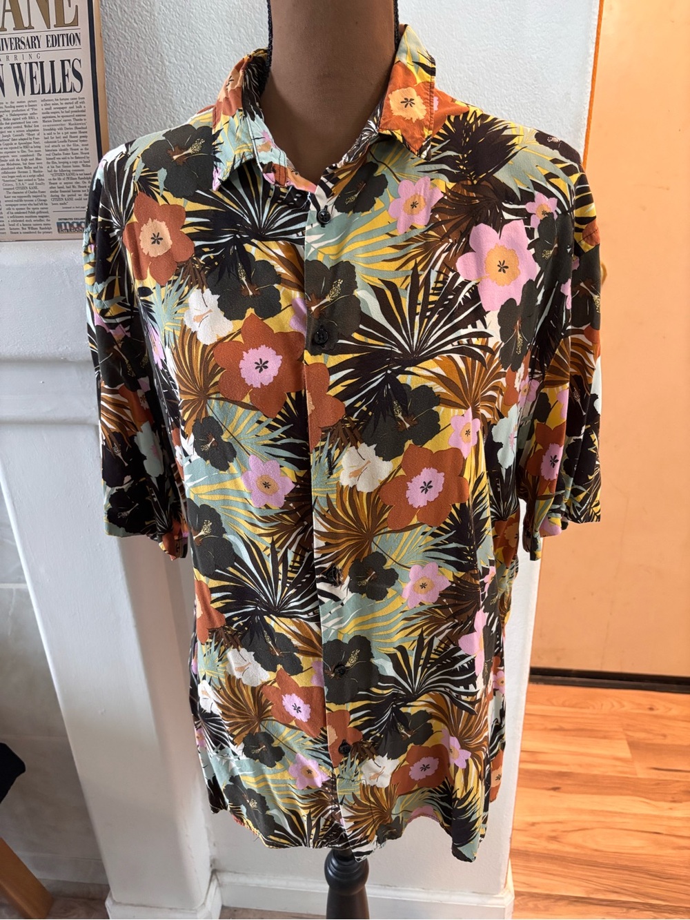 Iconic Zara Man Floral Button-Up Shirt in Rust, Pink, Cream & Black SZ M.